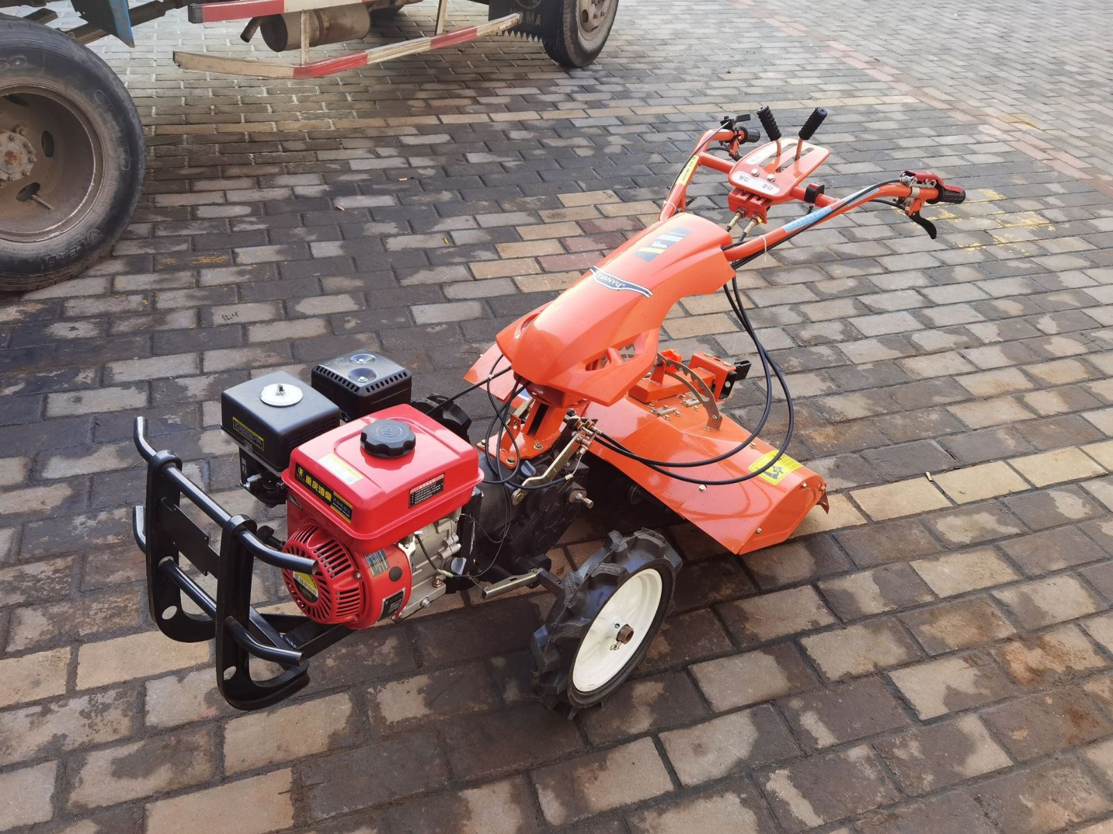 【定制】旋耕机 四驱旋耕机 多功能四驱手扶旋耕机