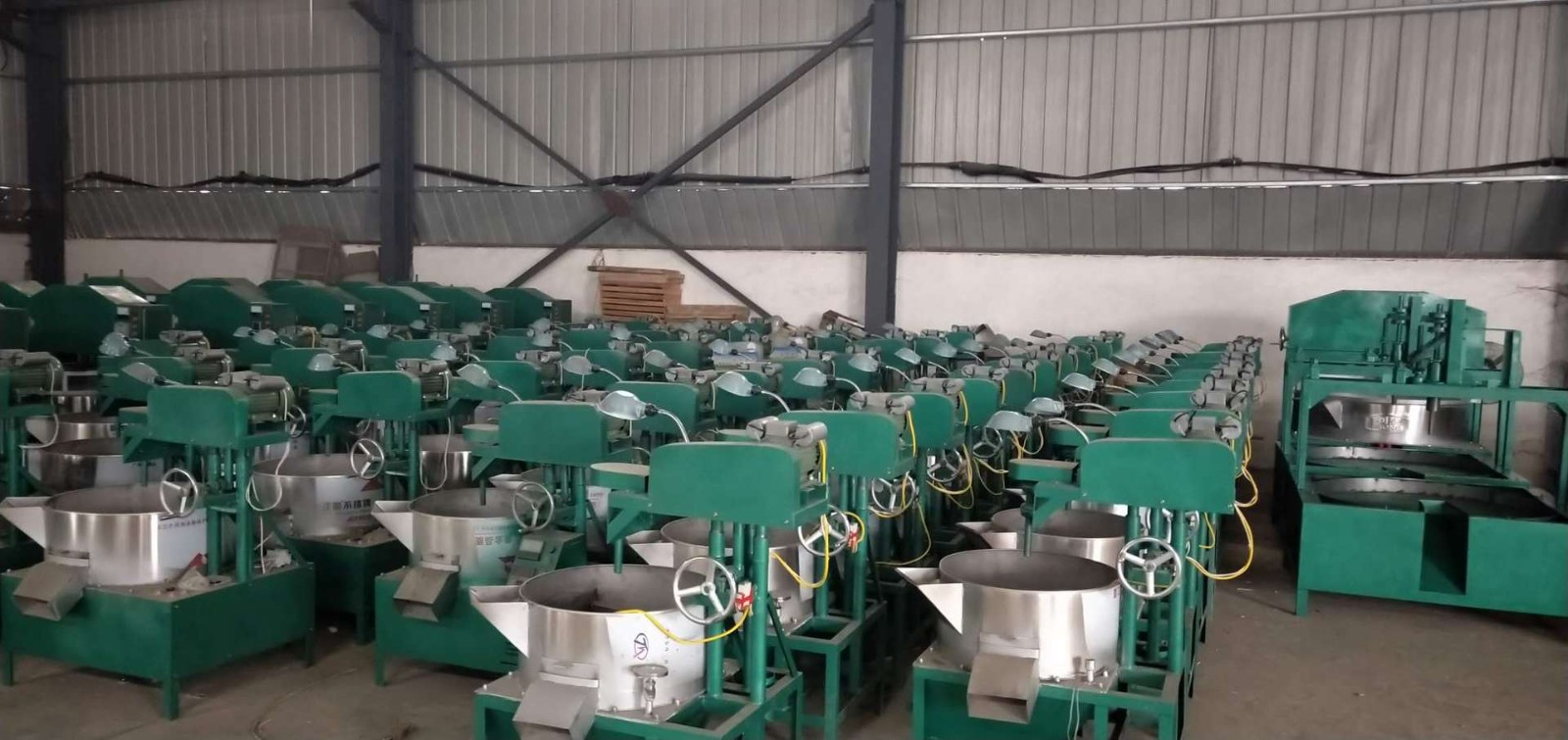 厂家批发零售自动控温炒茶机 热揉机 70型60型电加热排把炒茶机图5