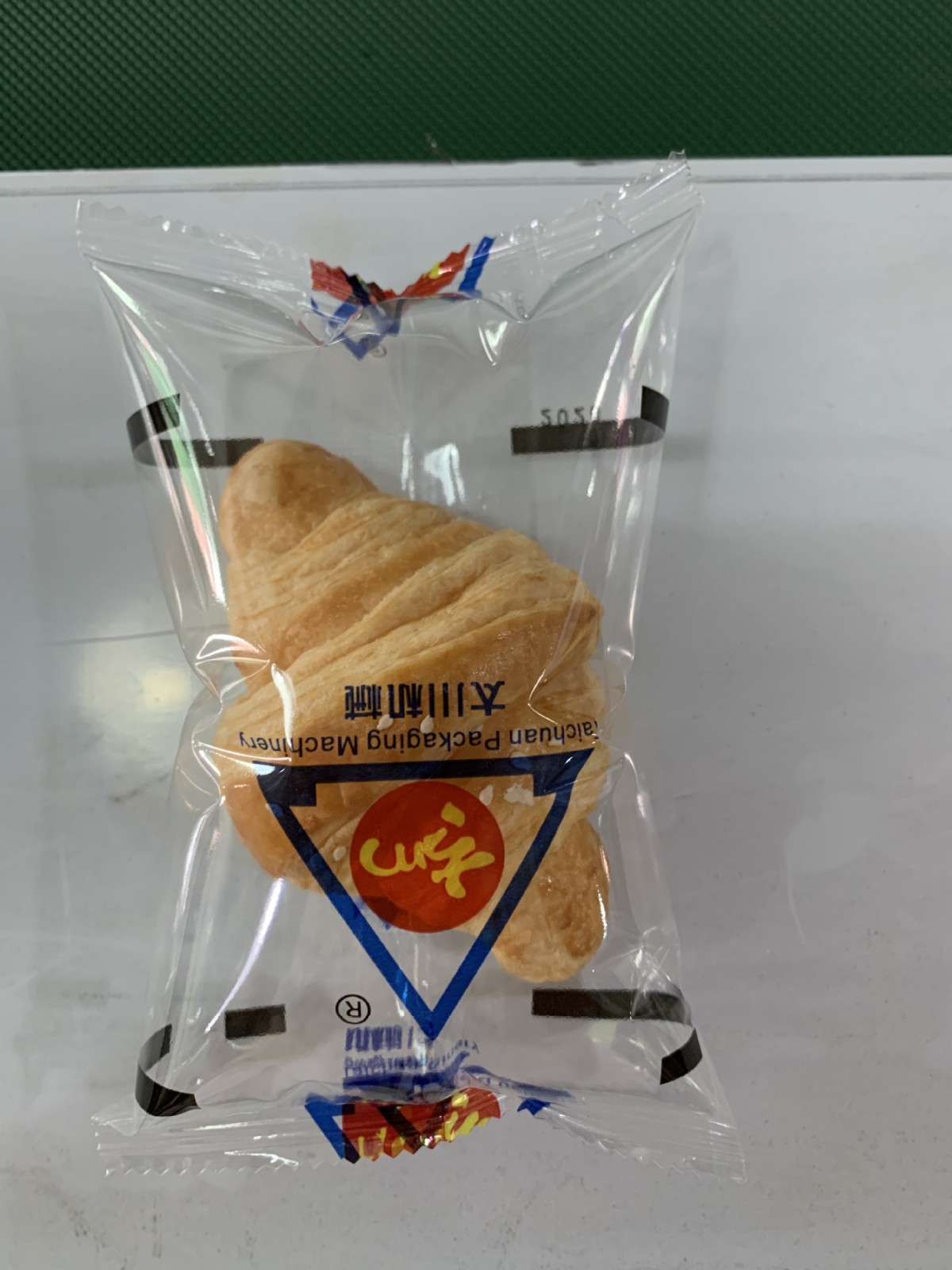 厂家法式软面包包装机 全自动充气枕式面包包装机械设备生产线图3