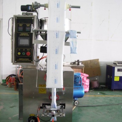 自动液体包装机，饮料包装机，辣椒油包装机