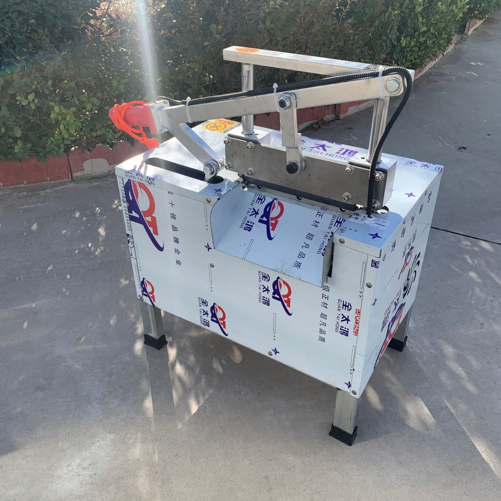 全自动电动切骨机商用多功能电动铡骨铡刀切羊排骨腿骨猪蹄切骨机图2