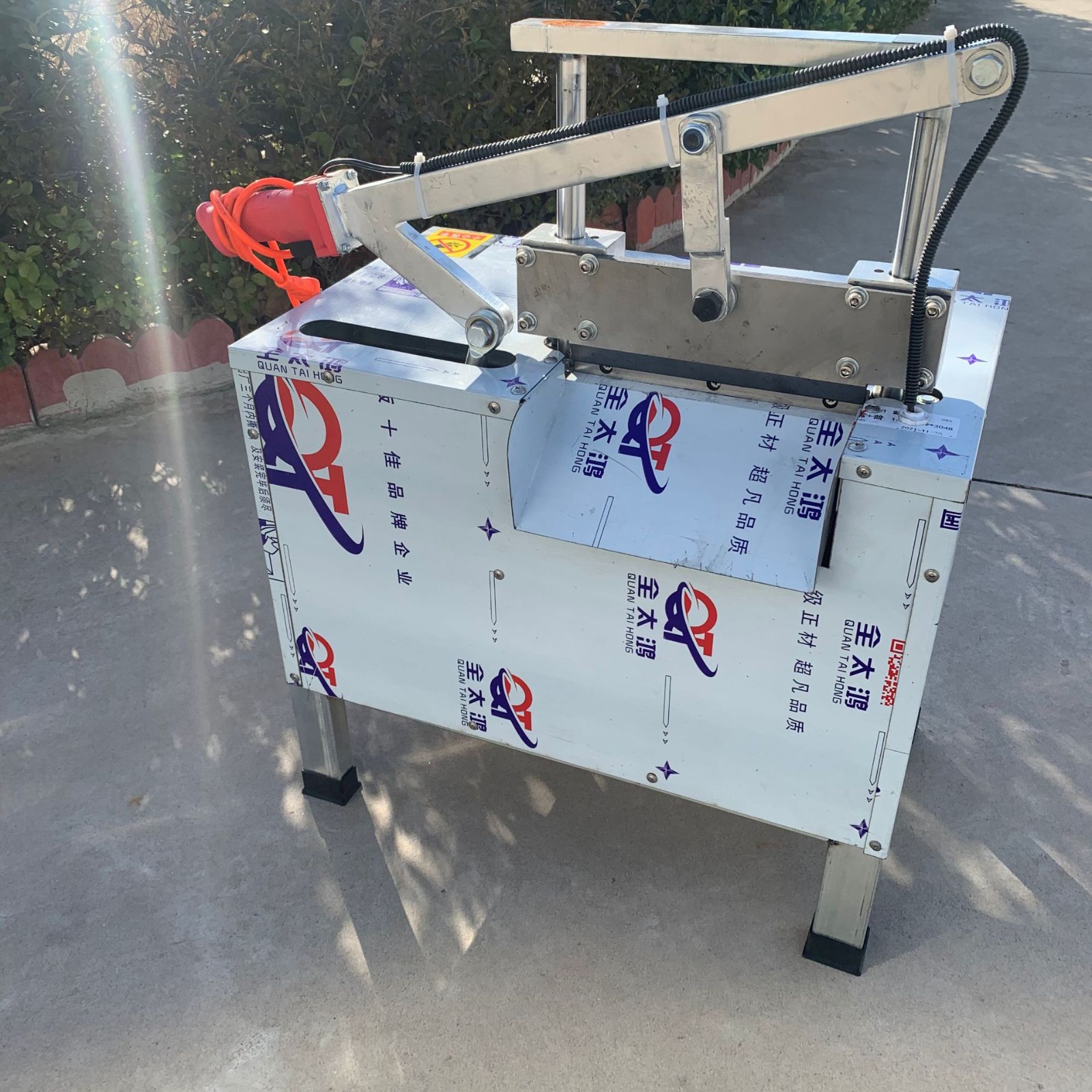 全自动电动切骨机商用多功能电动铡骨铡刀切羊排骨腿骨猪蹄切骨机图4