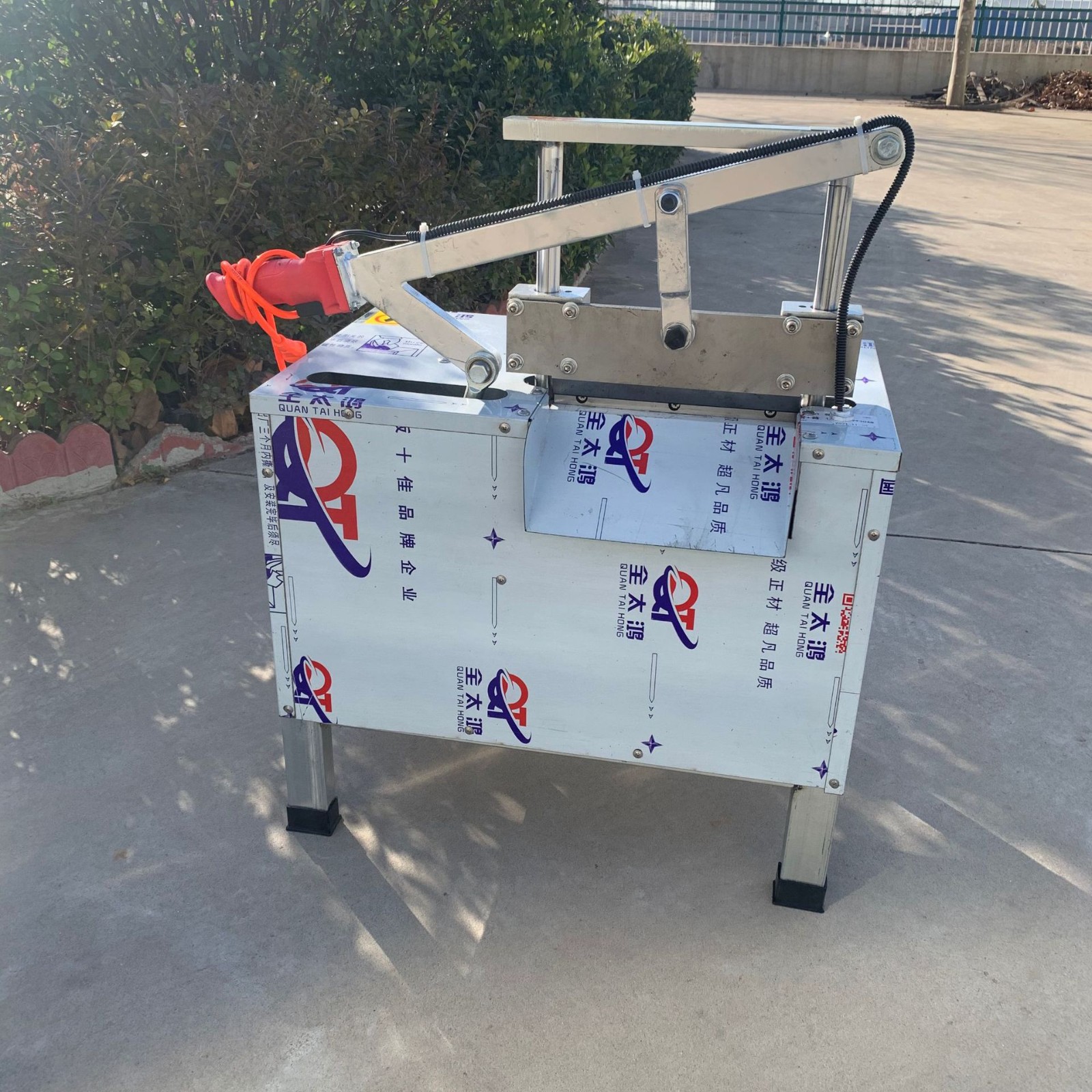 全自动电动切骨机商用多功能电动铡骨铡刀切羊排骨腿骨猪蹄切骨机图3