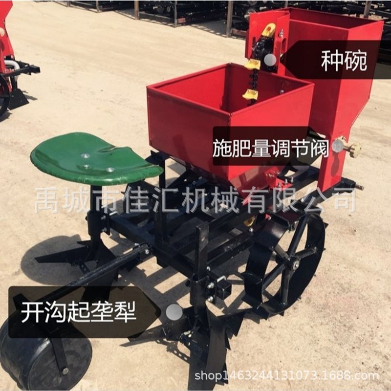 覆膜的土豆种植机 15马力以上拖拉机带洋芋机图4