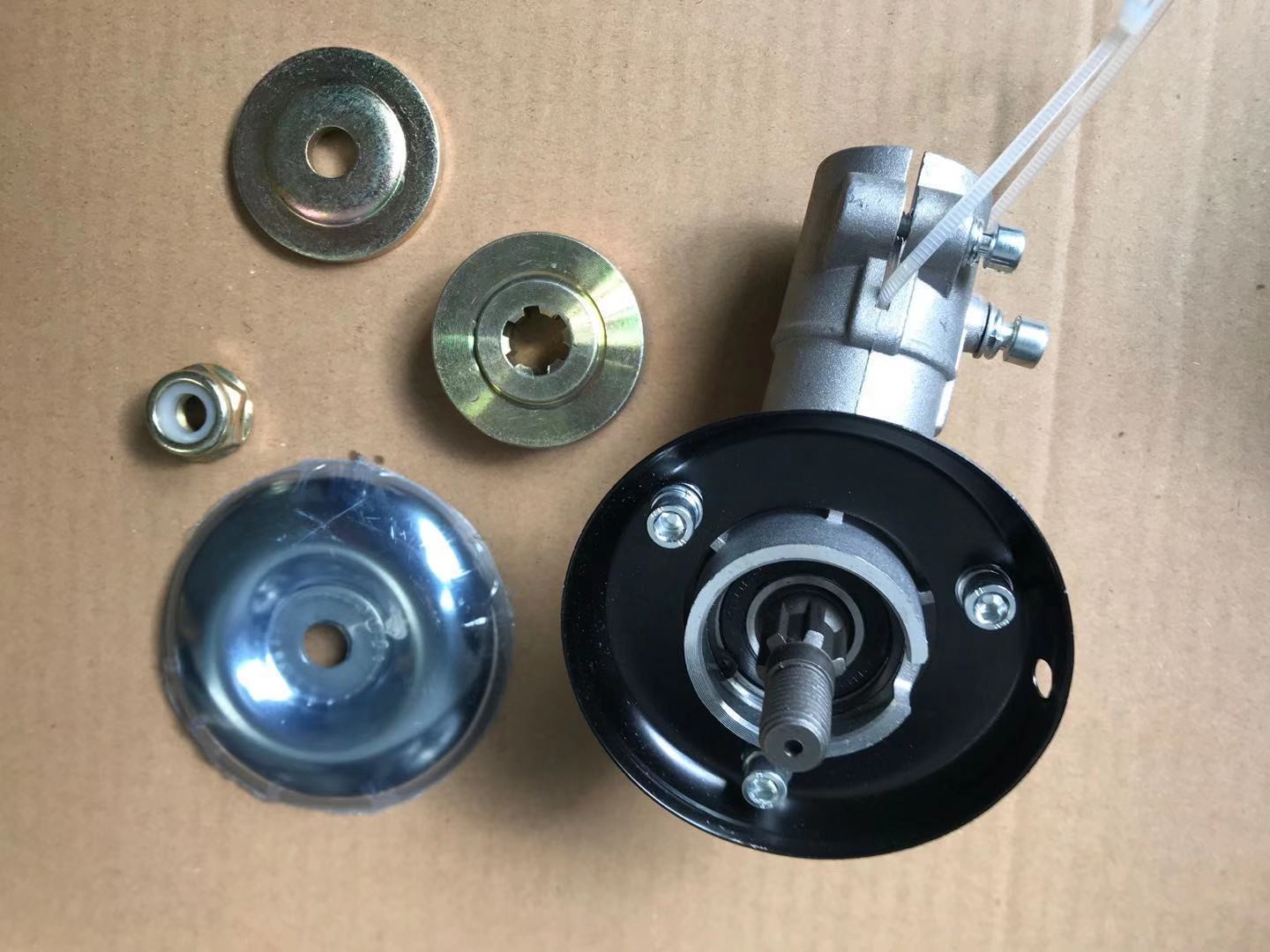 40-5 139割草机打草机26管28管单双耳工作头齿轮箱总成配件图2