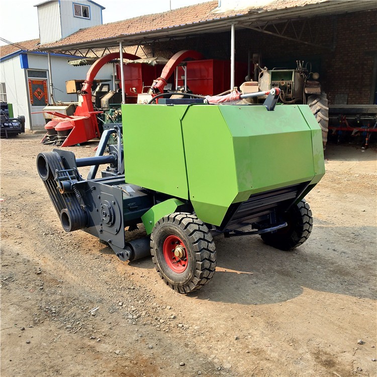 玉米秸秆自动捆绑机 行走式稻草秸秆方捆圆捆机工作视频图2