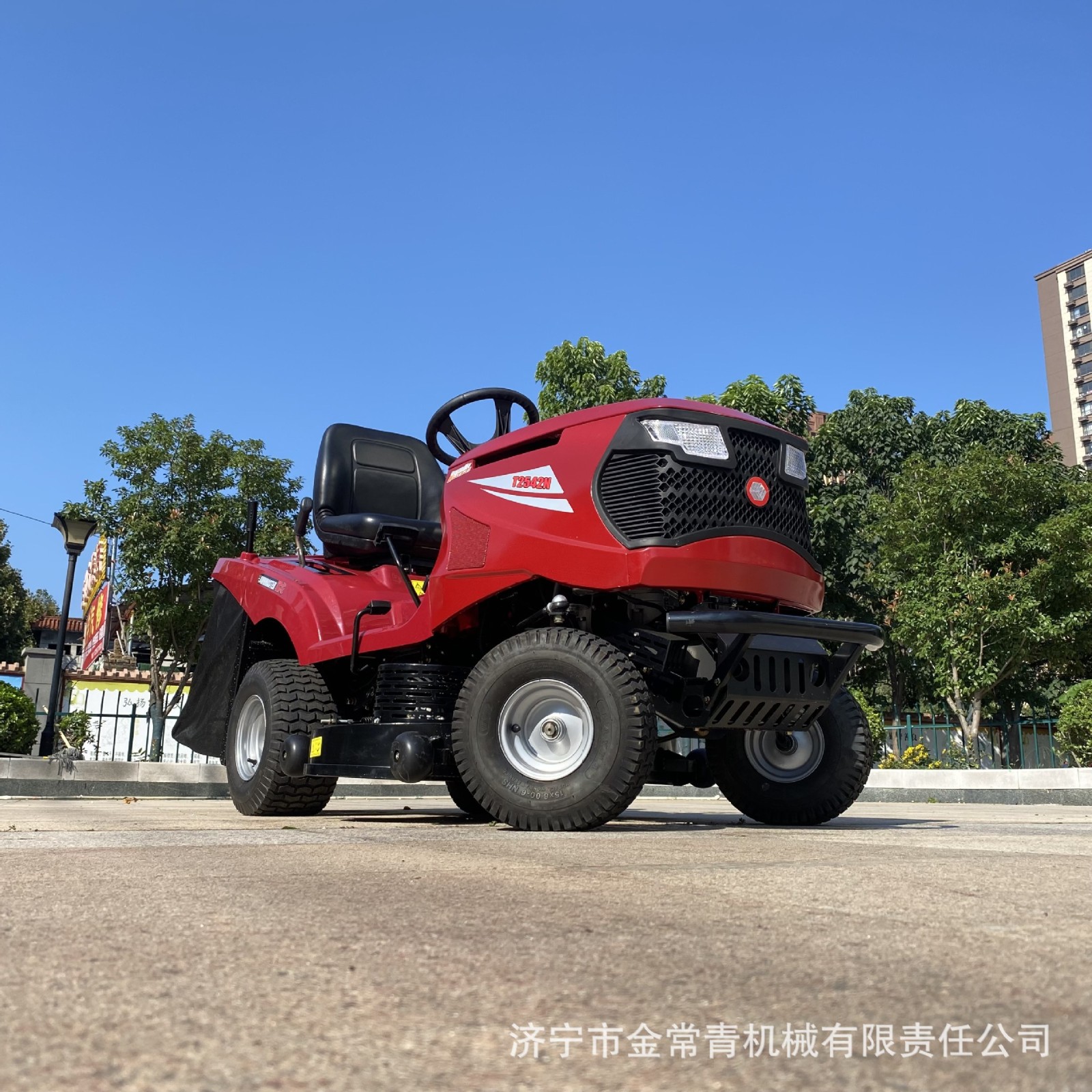 座驾式割草机 园林坡地修剪高尔夫球场四驱驾驶式汽油草坪修剪机图3