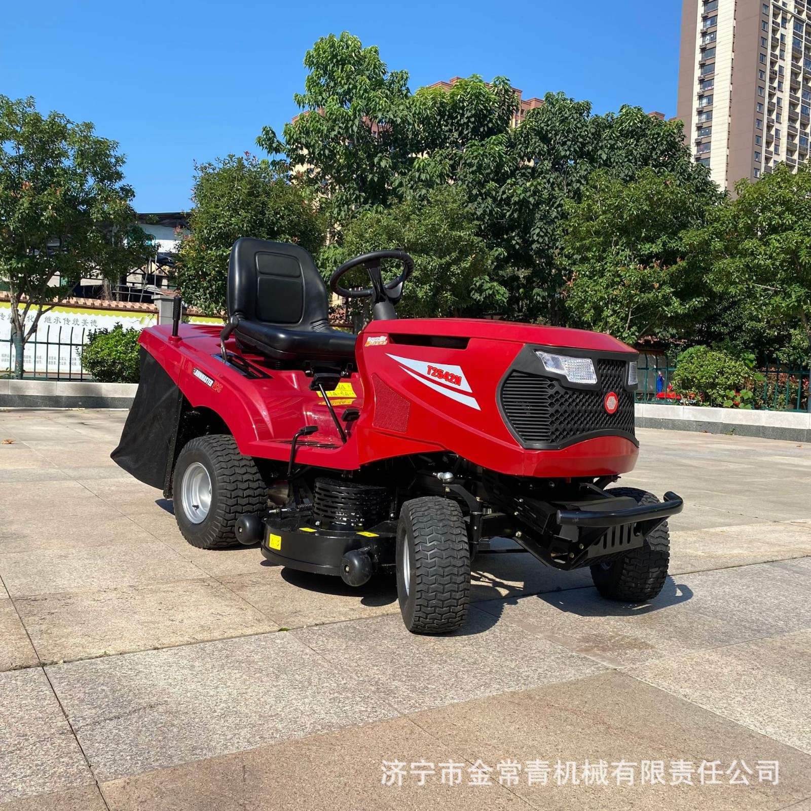 座驾式割草机 园林坡地修剪高尔夫球场四驱驾驶式汽油草坪修剪机图5