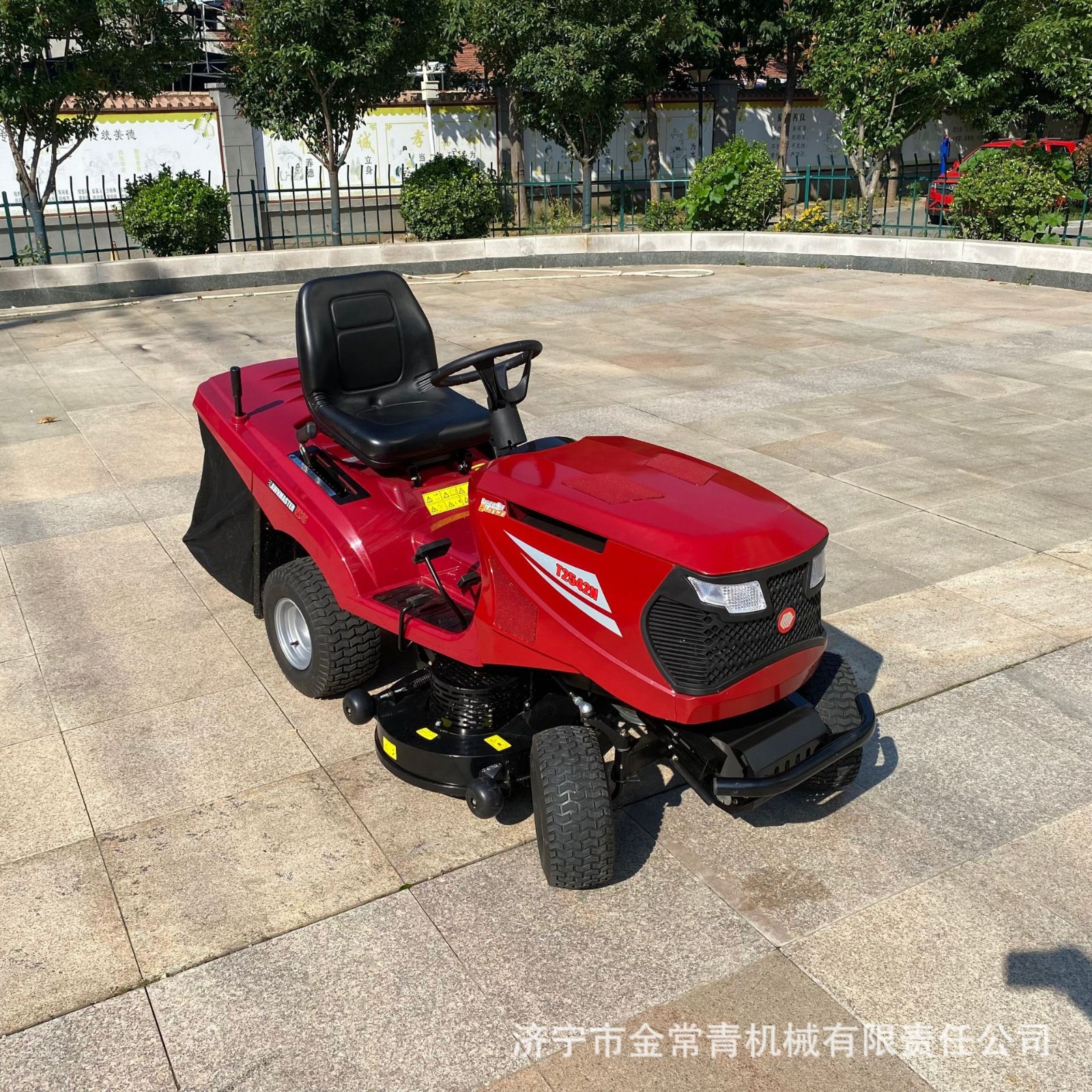 厂家坐骑式剪草车 带集草袋乘坐式割草机 柴油高尔夫球场割草车图2