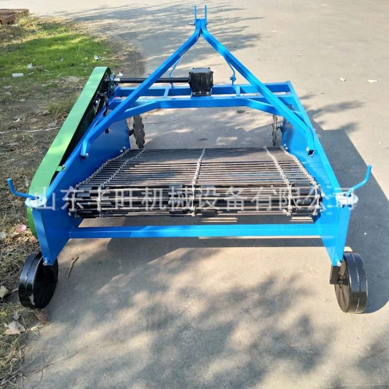 新款地瓜土豆收获机 大宽幅地瓜收获机 四轮牵引式挖红薯机器图2