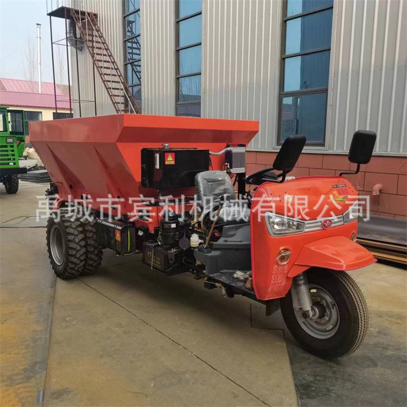 五征底牌三轮有机肥撒肥机 农用多功能抛粪车 小型撒粪车图3