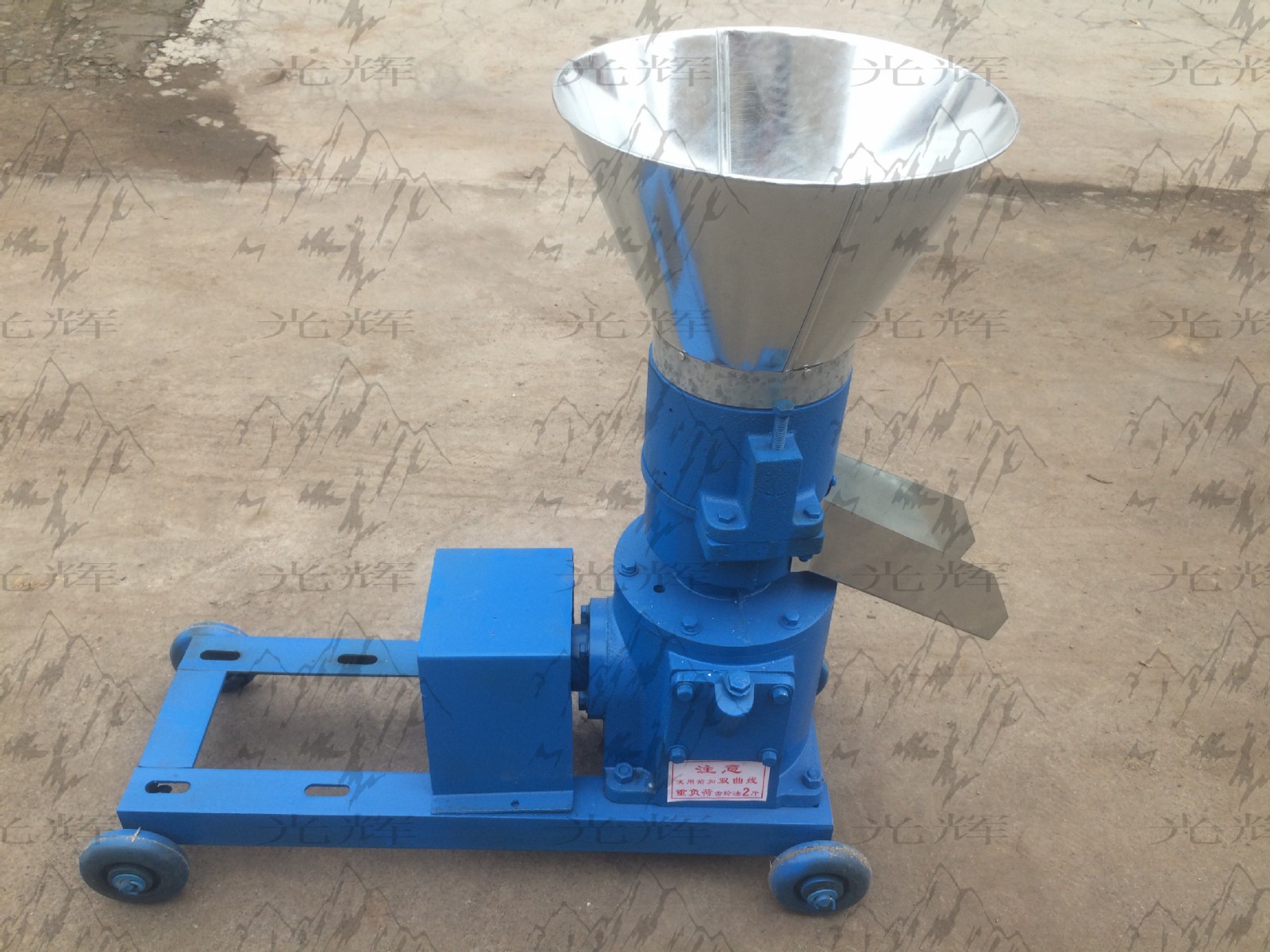 光辉21型打粉碎机 五谷 中药 田七 玉米 加工机 饲料粉碎机破碎图3