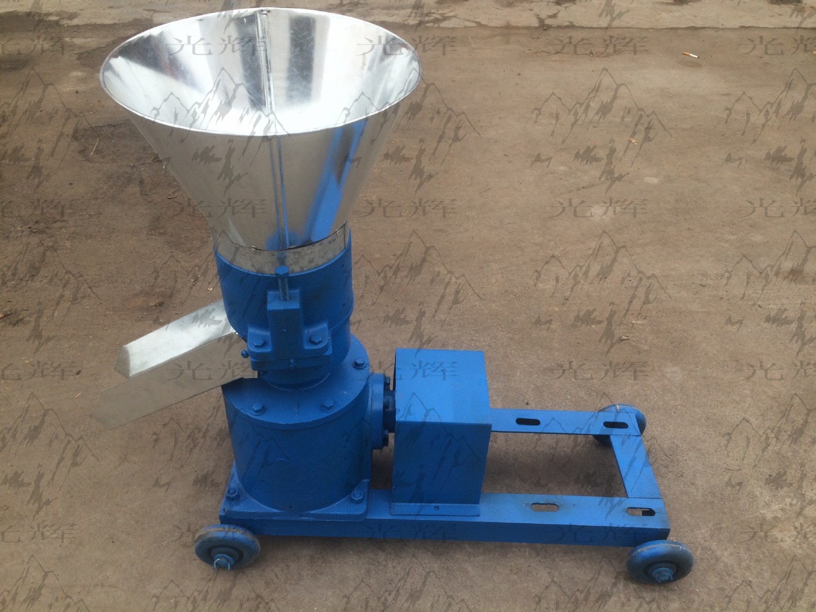 光辉21型打粉碎机 五谷 中药 田七 玉米 加工机 饲料粉碎机破碎图4