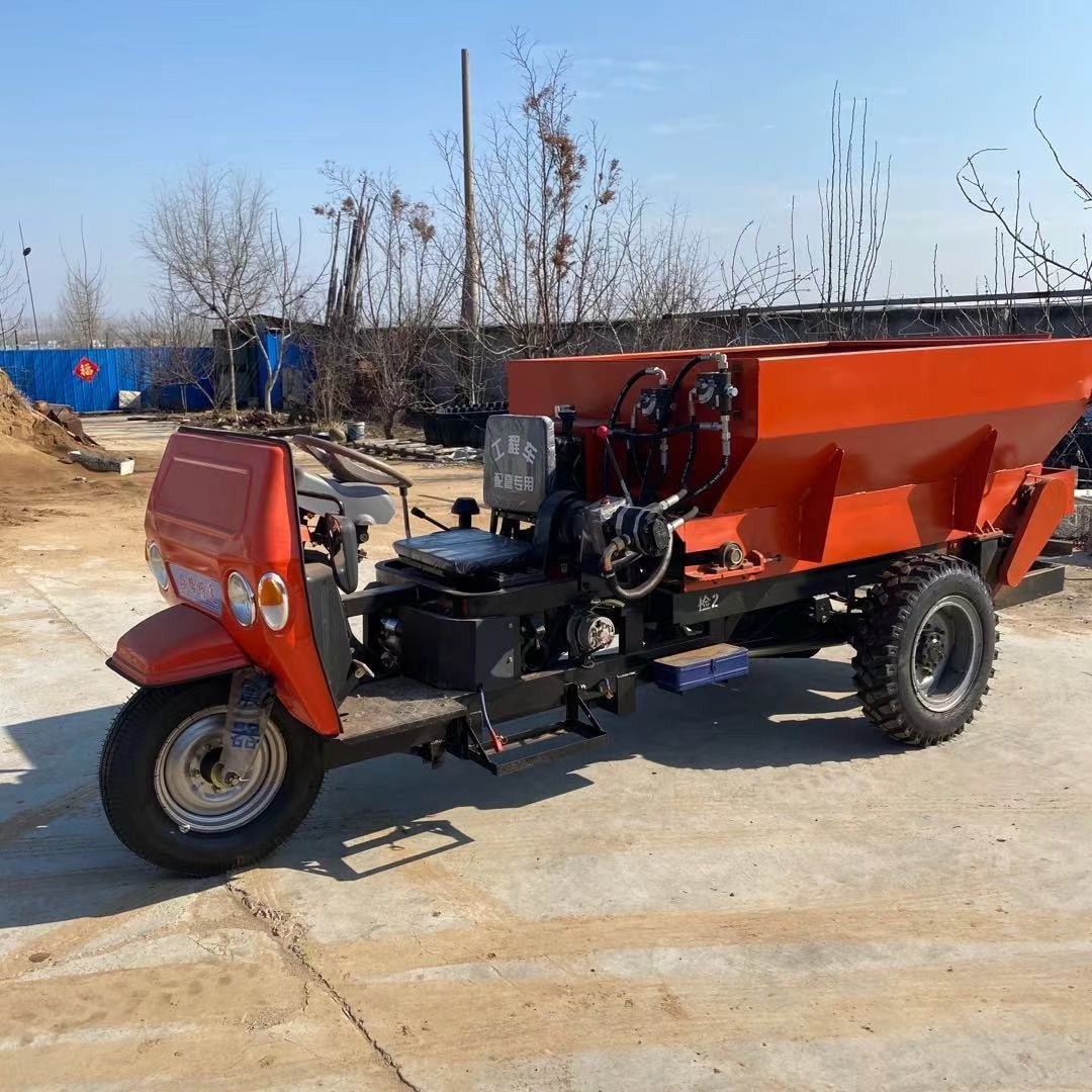 新疆拖拉机带动撒肥机 颗粒化肥抛洒机 干湿牛羊粪撒粪车厂家图4
