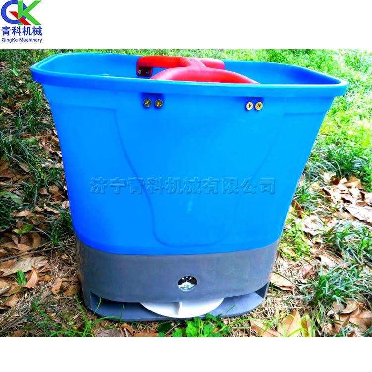 后背式施肥机 农用施肥播种工具 23型复合肥撒肥桶 电动机械图5
