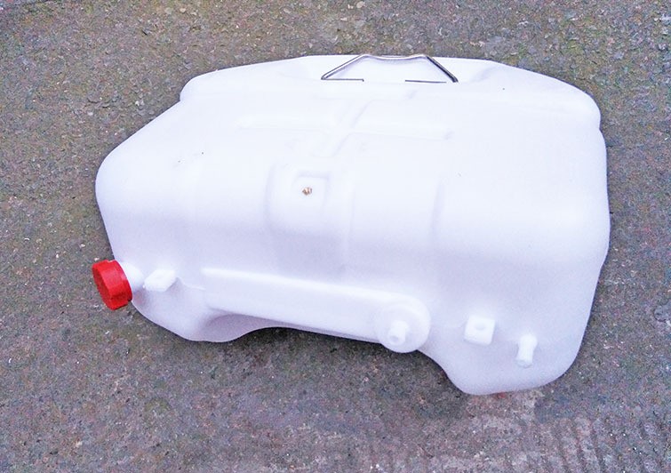 900型背负式机动喷雾器打药桶带盖子滤网不带油壶 塑料储水桶30升图5