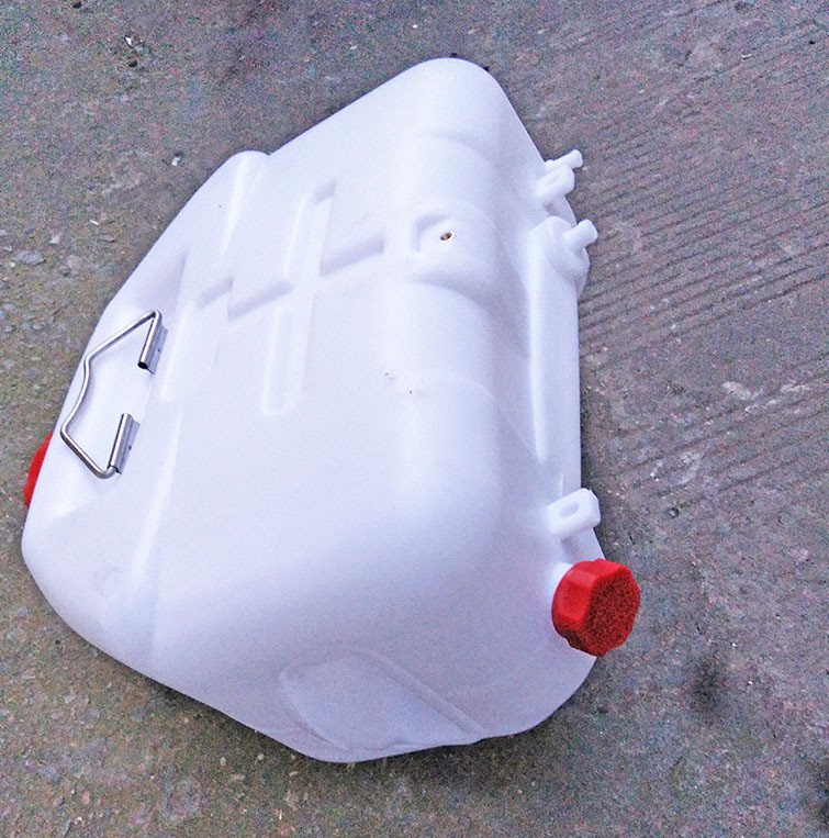 900型背负式机动喷雾器打药桶带盖子滤网不带油壶 塑料储水桶30升图2