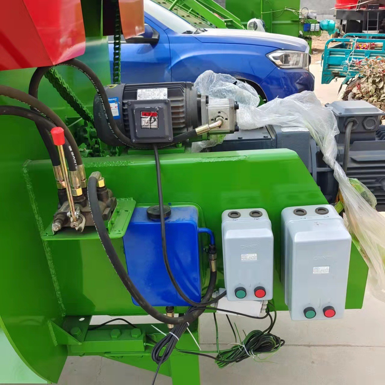 干湿混合草料搅拌机 TMR养殖场饲料混合机 小麦秸秆搅拌机图4