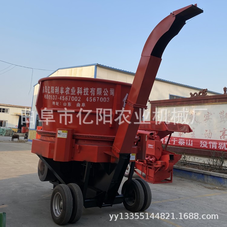 新式草捆粉碎搅拌机 行走式草捆粉碎机报价图2