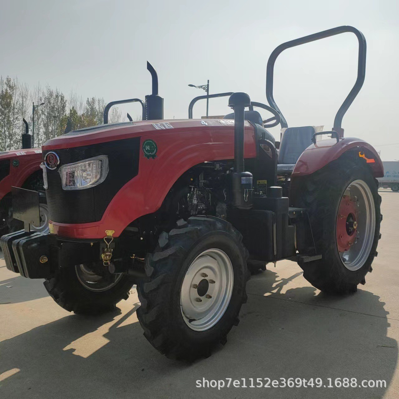 90马力四轮拖拉机 50马力果园犁地耕地机 70马力播种施肥拖拉机图3