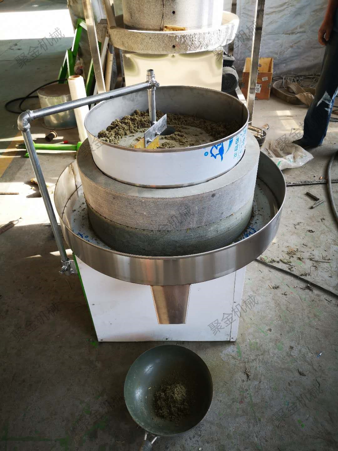 临沂杂粮面粉电动石磨电动杂粮煎饼磨糊石磨豆浆石磨图5