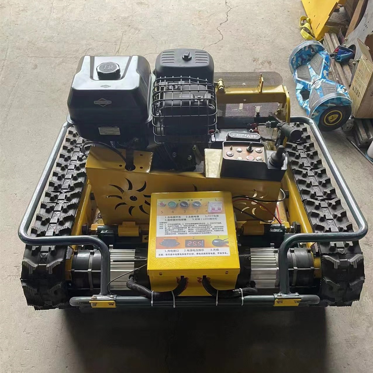 遥控割草机汽油果园碎草机履带式园林小型除草机农用爬坡开荒打草图4