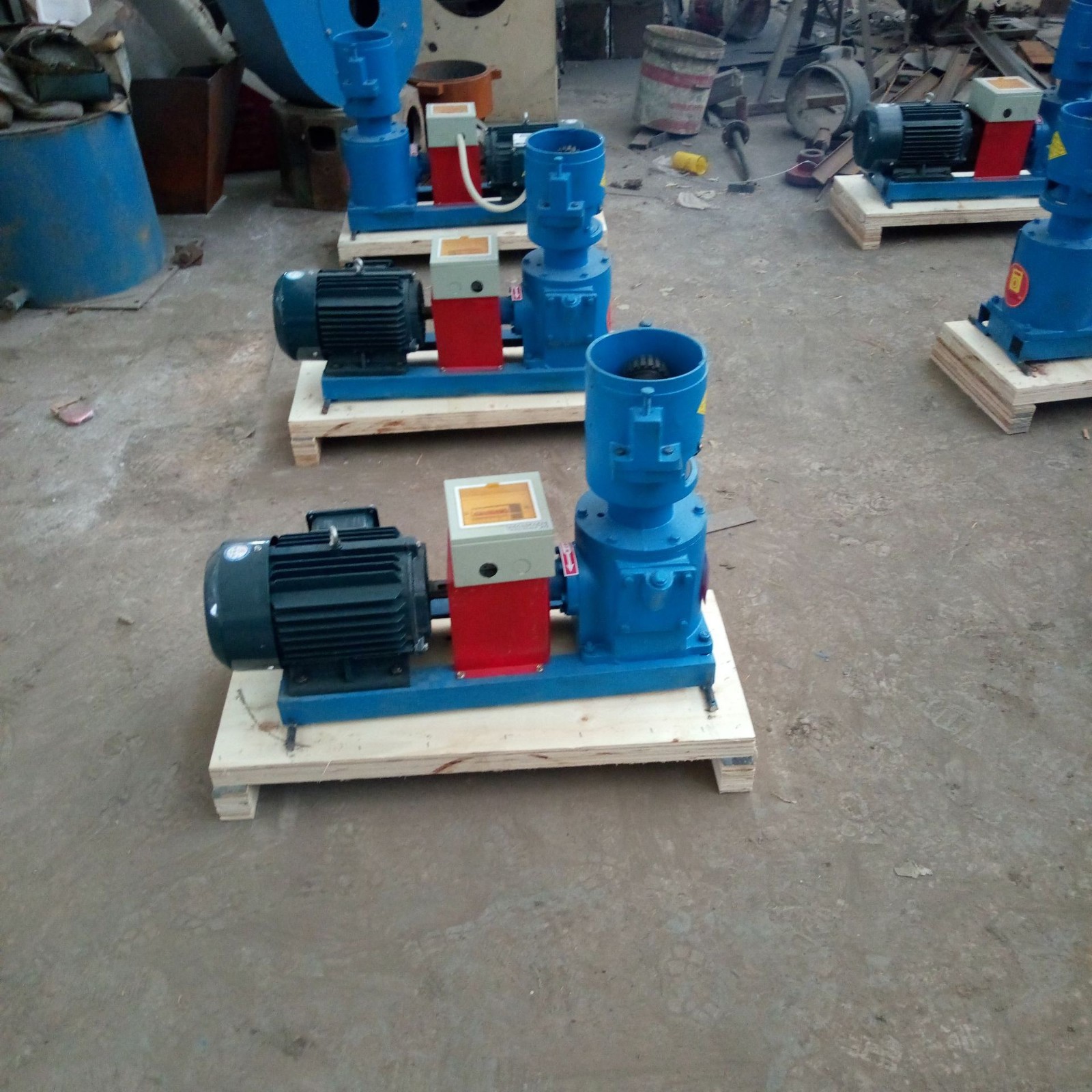 供应小型兔子饲料颗粒机价格 饲料颗粒机 颗粒机厂家图5