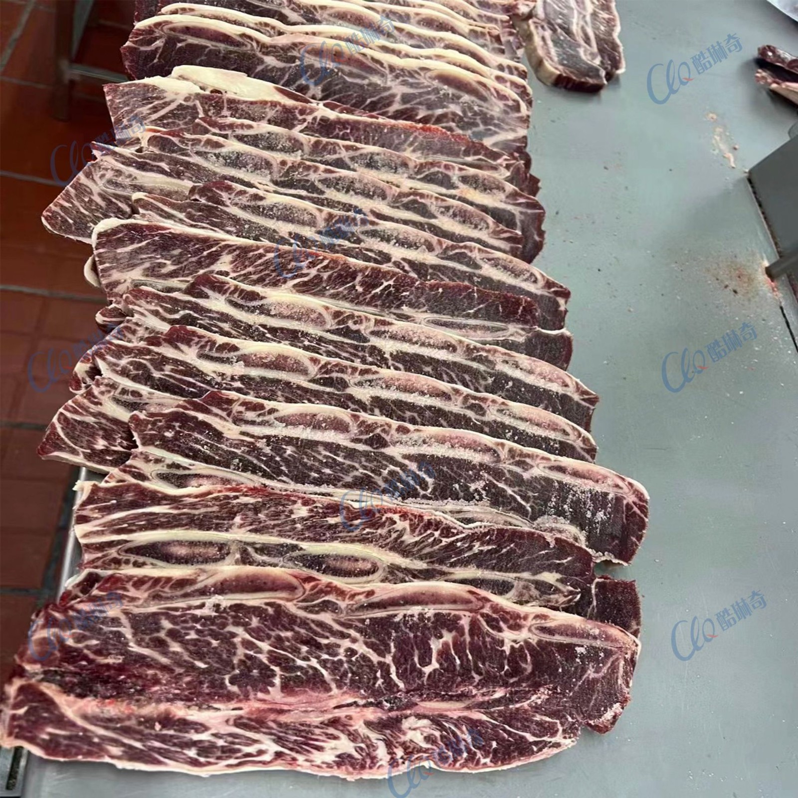 高速立式骨头锯骨机 冷冻带肉牛仔骨筒骨切割机 滑轮大型锯骨机图4