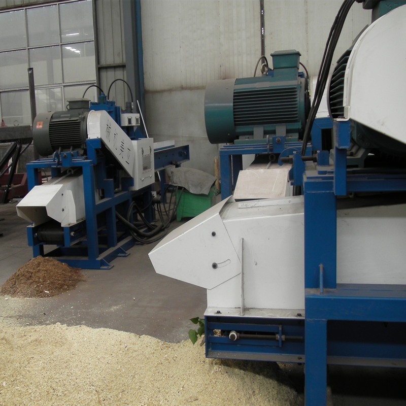 废旧木材下脚料木材粉碎机210型液压齿辊木屑粉碎设备价格美丽图3