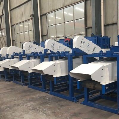 亚美4500型干湿两用木块木段板皮树枝硬杂木液压木材粉碎机