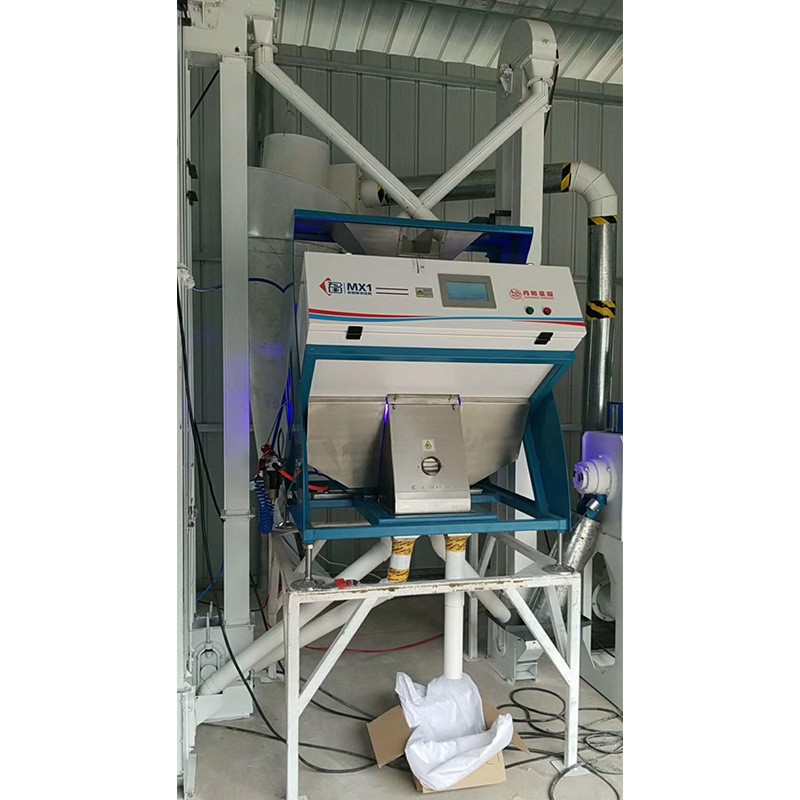 厂家销售五谷杂粮大米色选机 小型大米色选机 自动筛选机图4