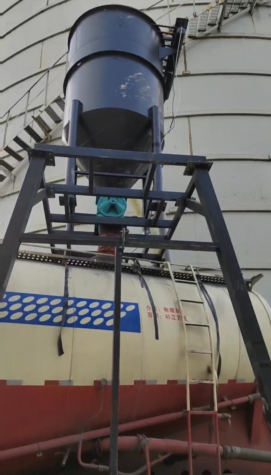 大连粉煤灰气力吸灰机清库装车无尘气力输送机该机一小时30-40吨图3