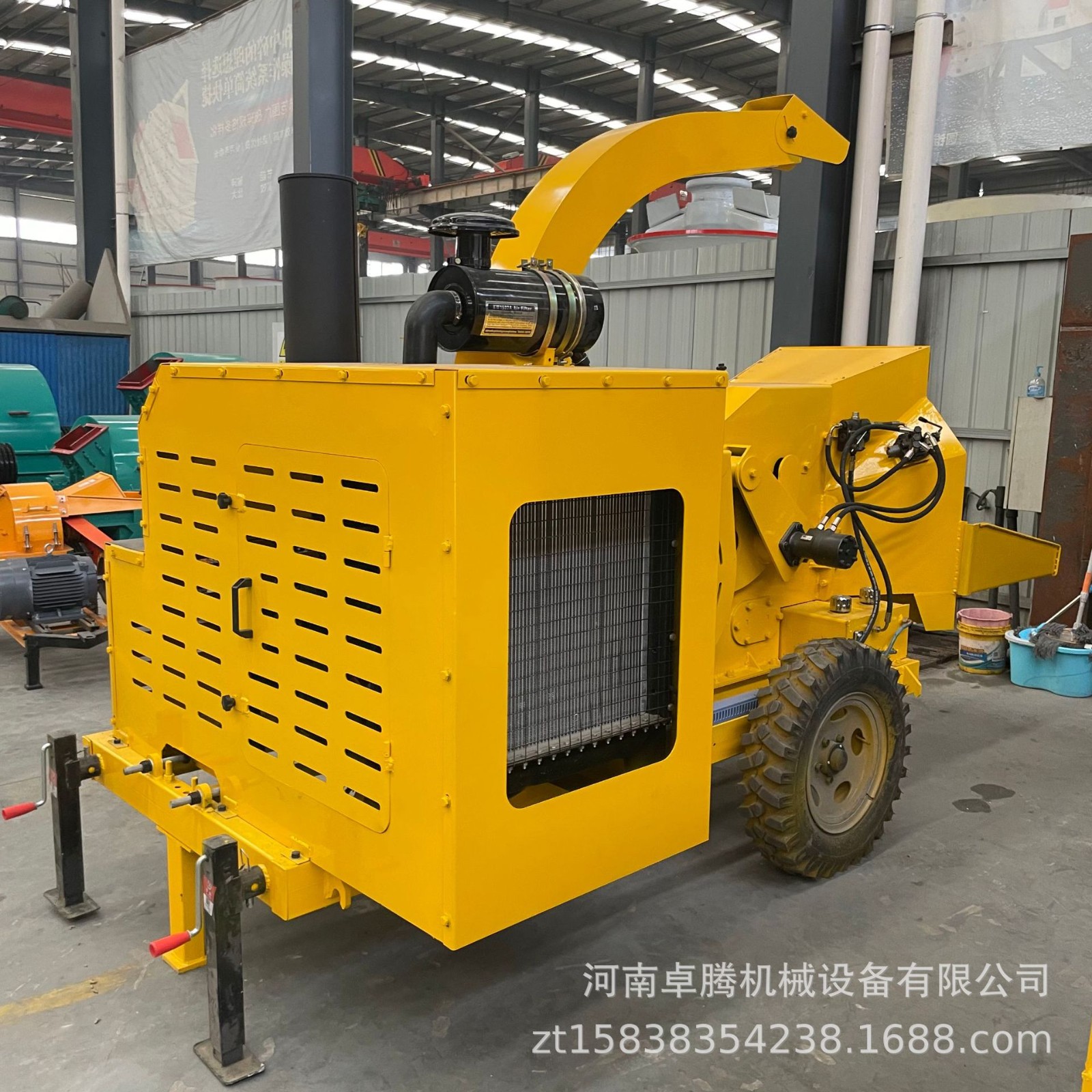 大型车载移动树枝粉粹机边角料木材破碎机柴油动力圆木枝条处理机图4