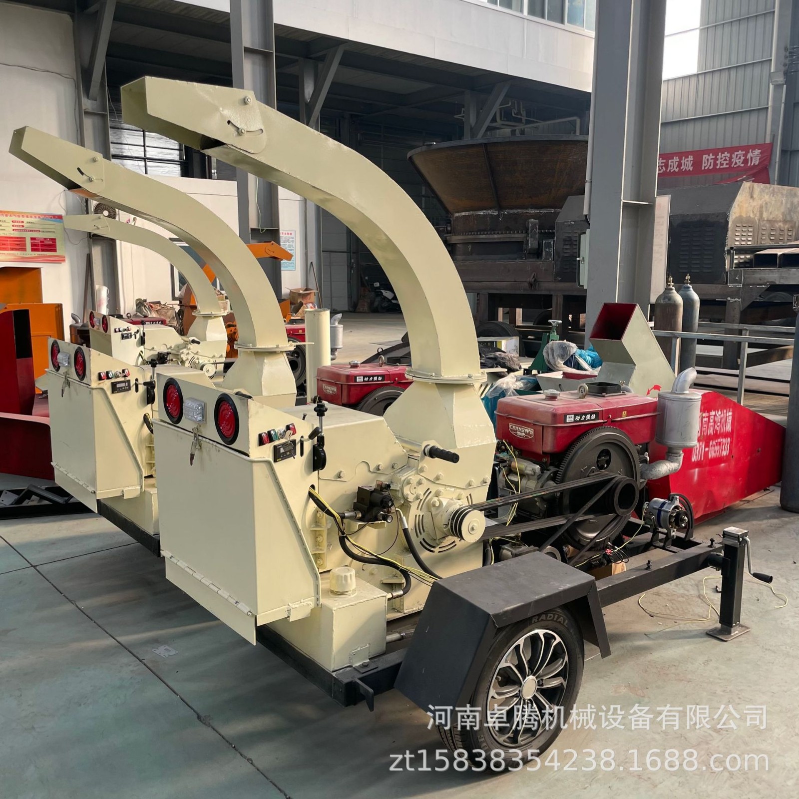 大型车载移动树枝粉粹机边角料木材破碎机柴油动力圆木枝条处理机图2