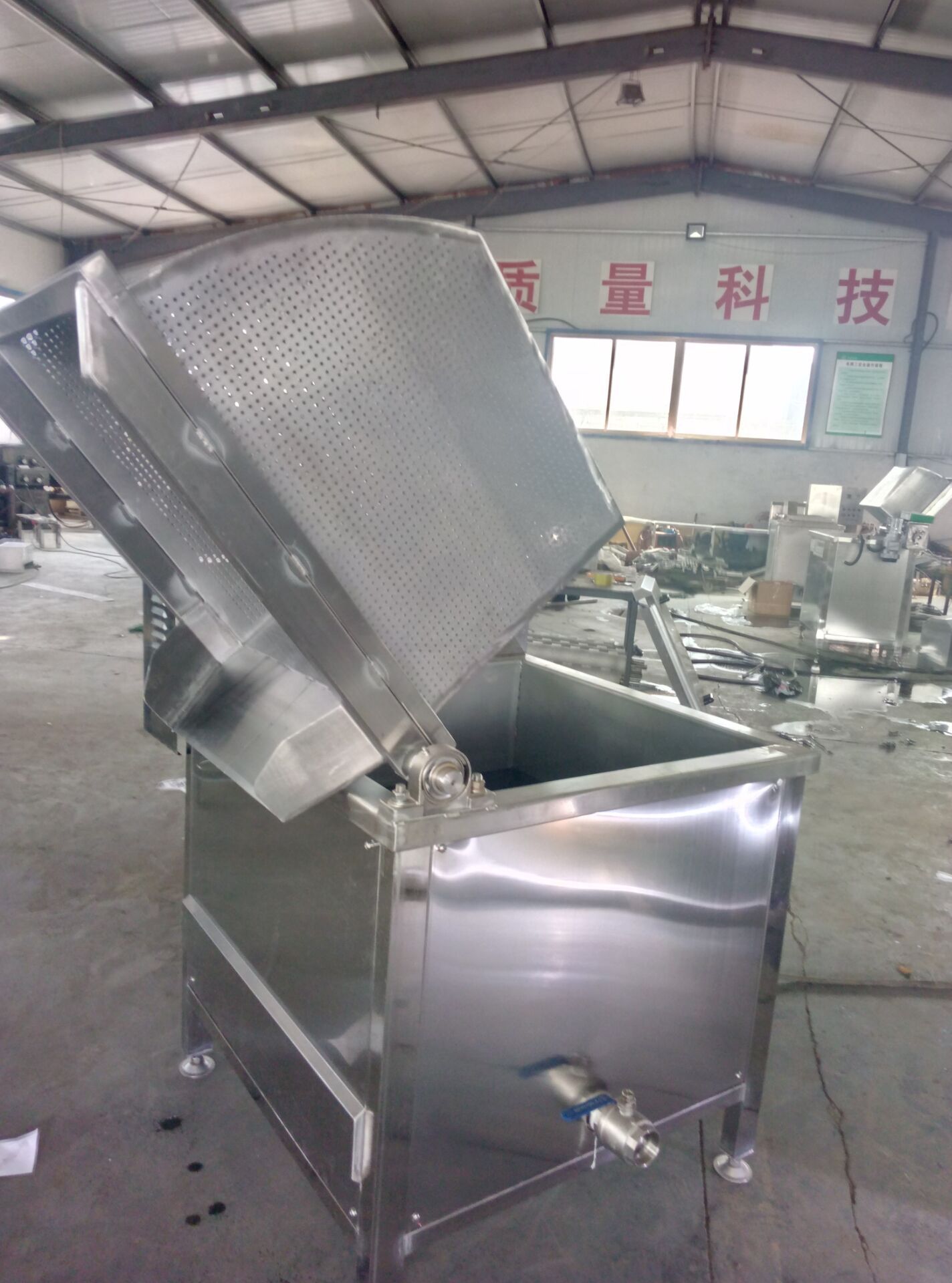 64E29A994870B9CFAFB7705DF79FBC