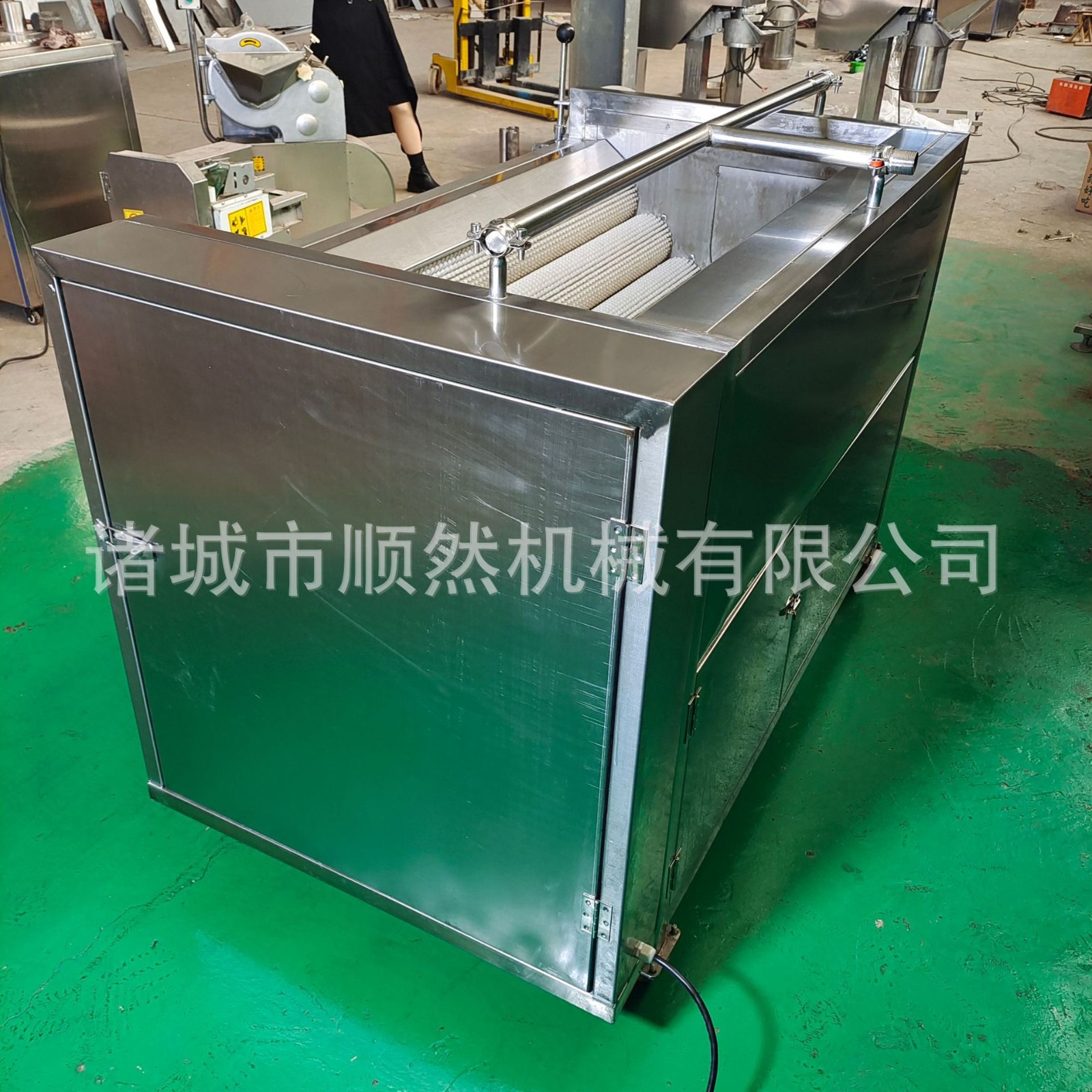 供应莲藕去皮清洗机 全自动大姜毛辊清洗机 不锈钢芋头毛辊清洗机图5