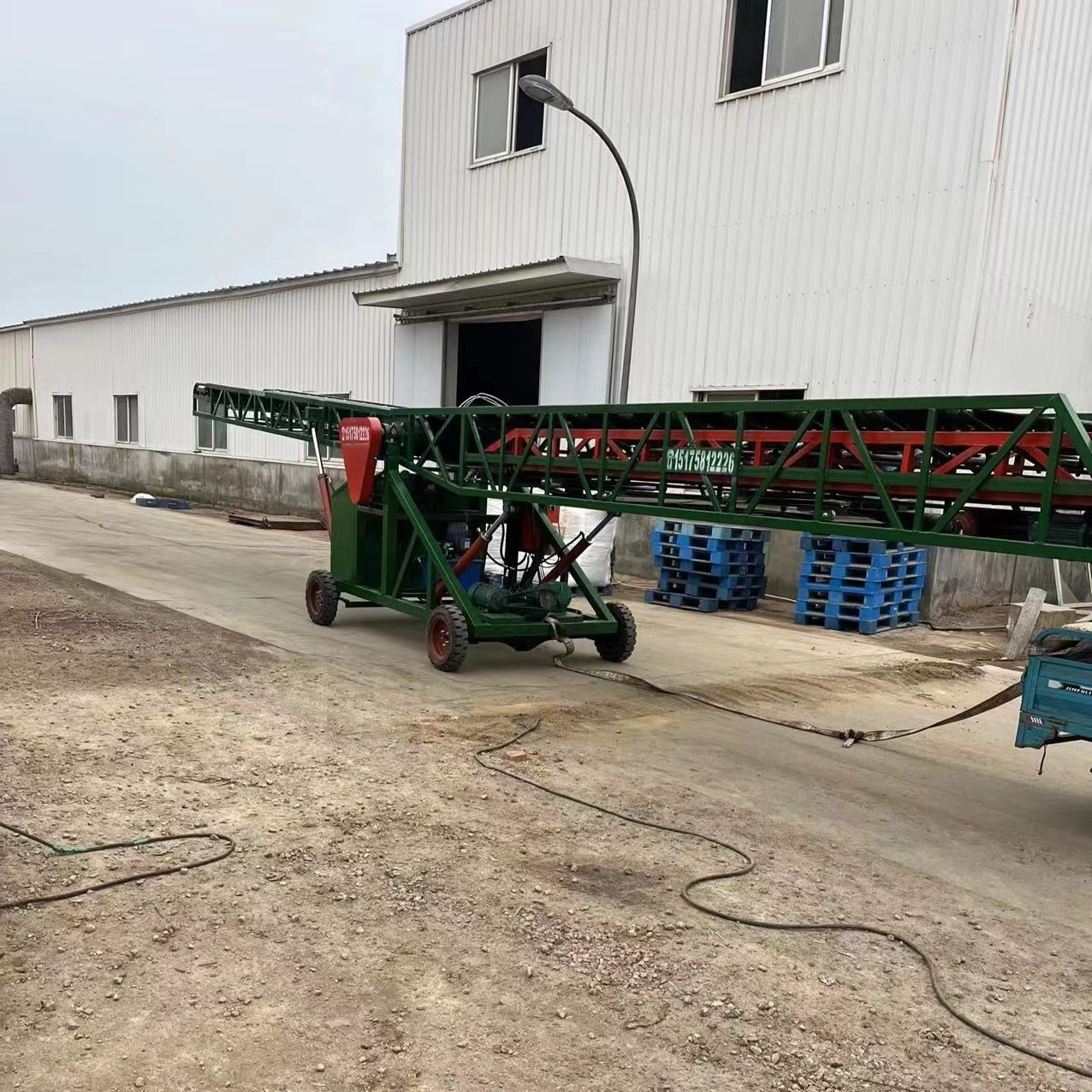 移动式伸缩双翼输送机 集装箱式皮带机 两侧液压升降双翼输送机图5