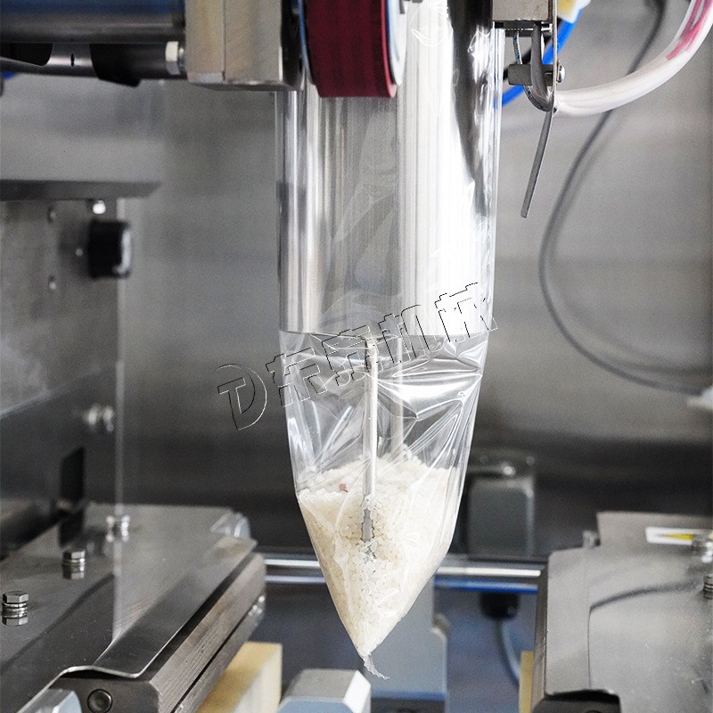 东泰 生物质颗粒包装机 小颗粒包装机 螺旋下料图5