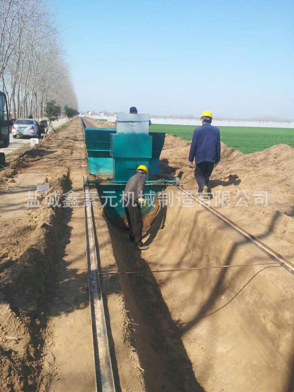 厂家供应可定公路边沟滑膜机 混凝土水沟滑膜 一次性成型滑膜机图4