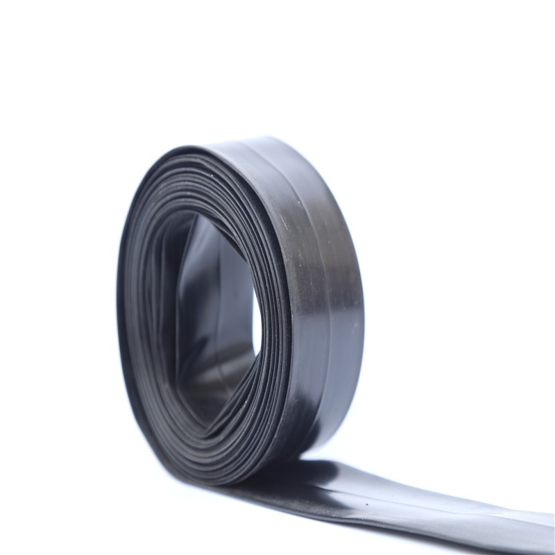 农用灌溉微喷带节水灌溉农用主管输水带喷水带雾化软带斜孔微喷带图5