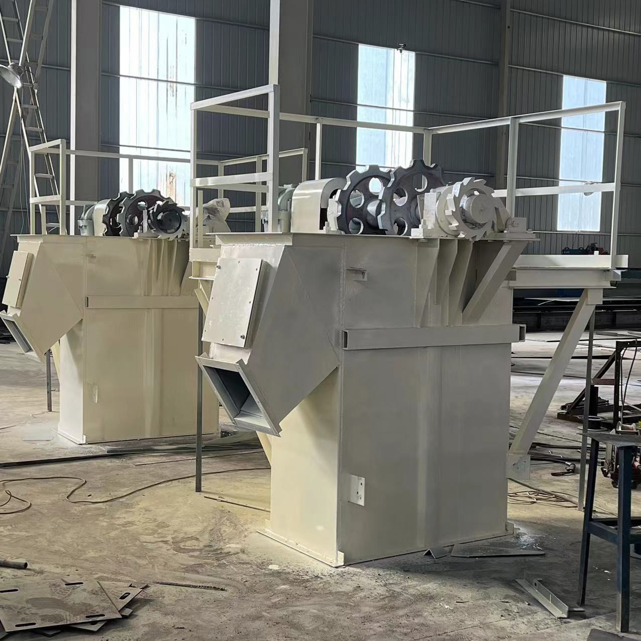 供应不锈钢提升机 NE15系列矿用提升机垂直输送机 板链斗式提升机图2