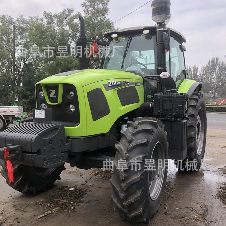 农用耕田旋耕四驱拖拉机 犁地播种机中联重科1804中型四轮拖拉机