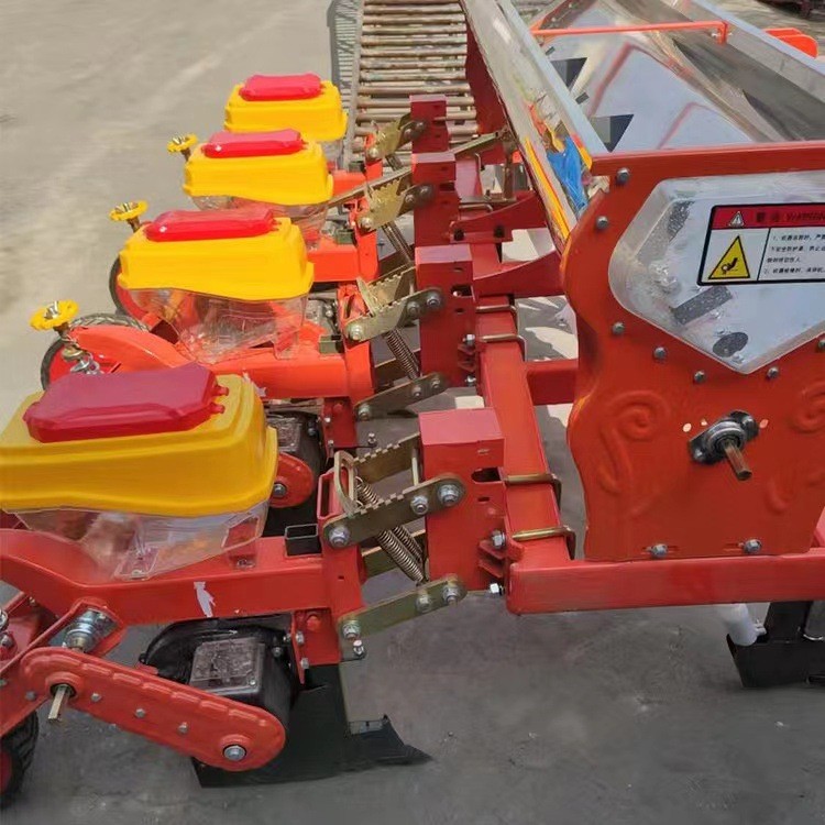 拖拉机使用玉米播种机四行玉米播种机 滴灌铺膜施肥一体机图4