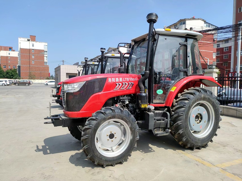 国四新车100马力四轮农用拖拉机1004旋耕犁地拖拉机