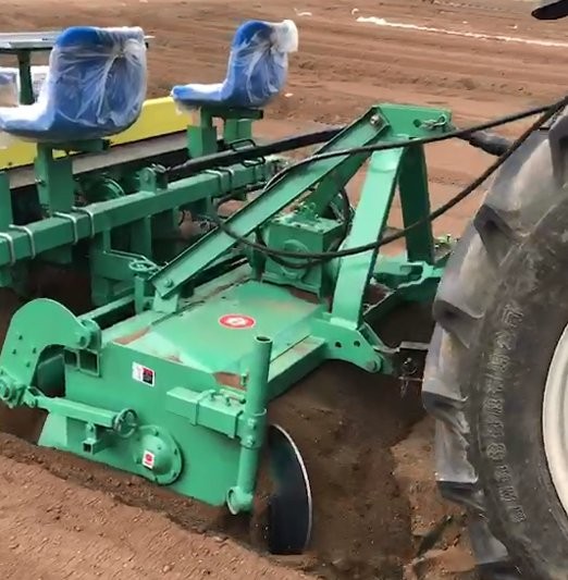 娃娃菜移栽机 一机多用 牵引式栽苗机 拖拉机牵引图3