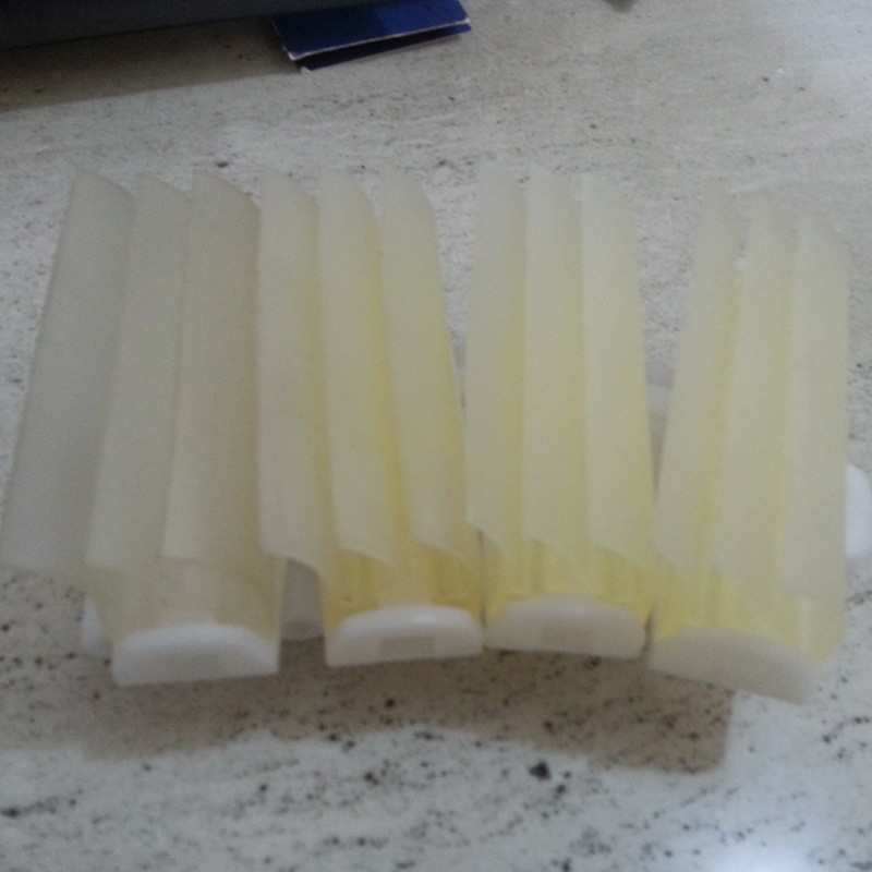 厂家定制小型夹瓶输送线琉璃瓶传送带小罐装生产线塑料链板输送机图4