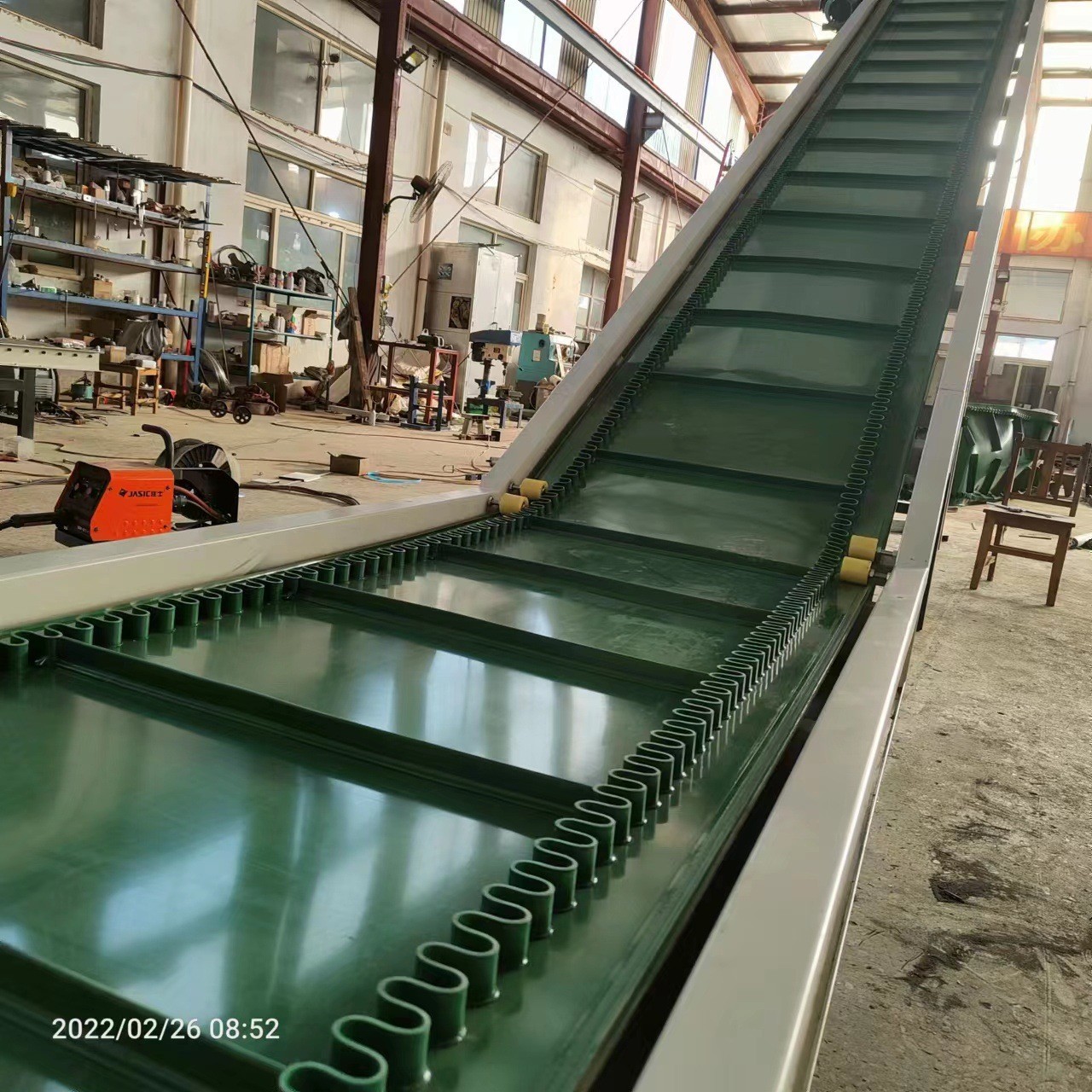 爬坡上料输送带 装车卸货传送带裙边挡板皮带输送机皮带提升机图5