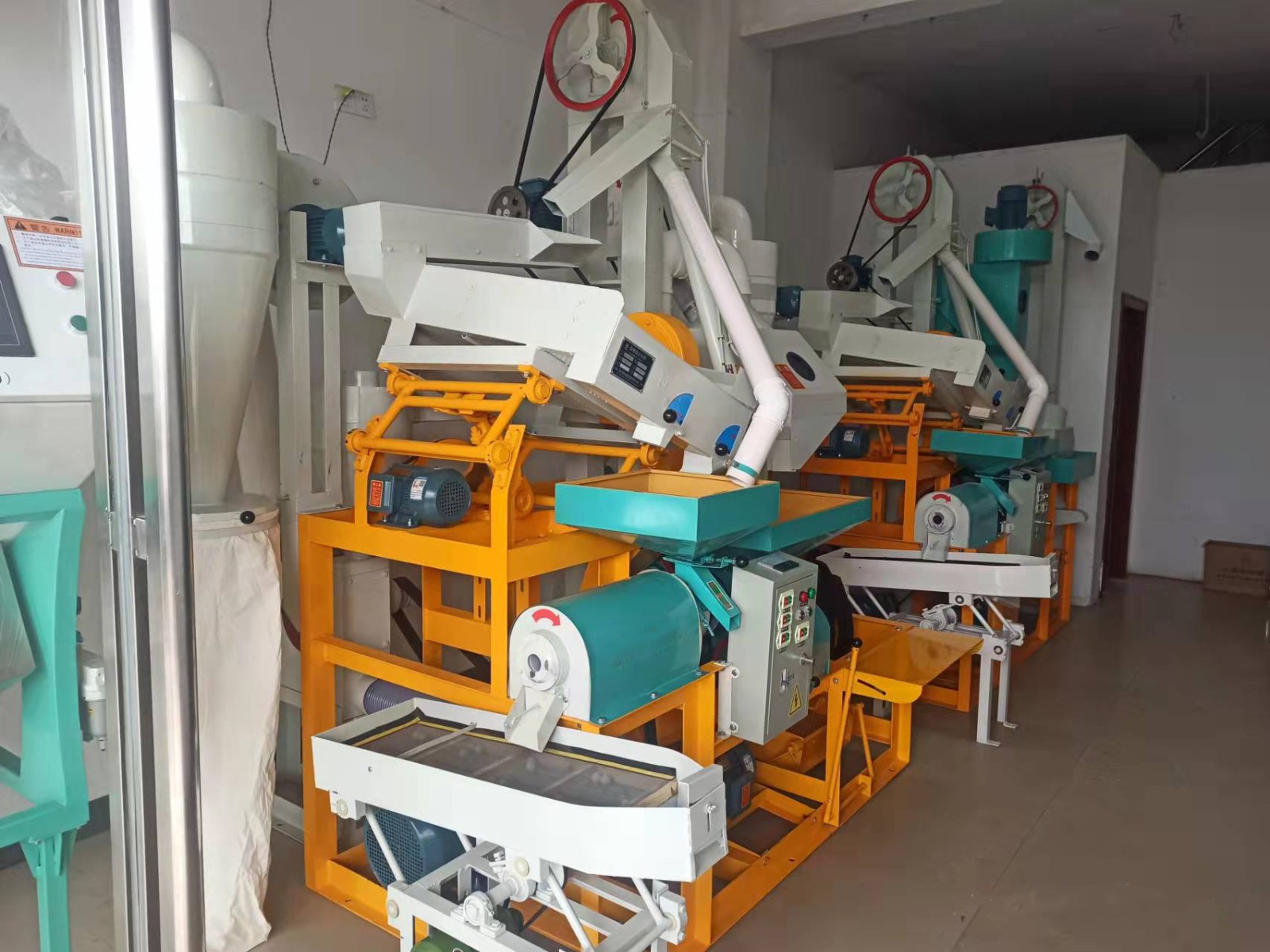 供应20型全自动大型碾米机 小麦脱皮磨米机 超市砂辊打米机