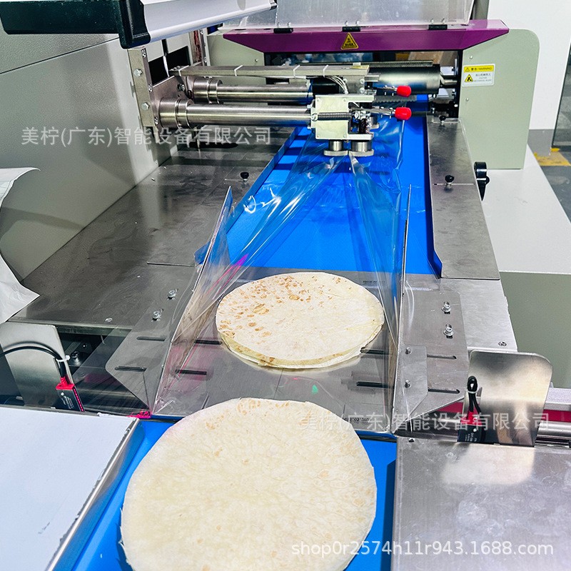 烧烤小饼包装机 淄博烧鸭饼自动套袋打包机 手抓饼包装机全自动图5