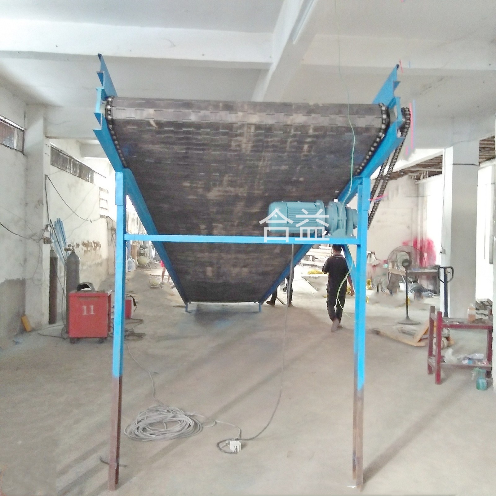 爬坡颗粒输送机食品不锈钢输送机饲料皮带输送带图4